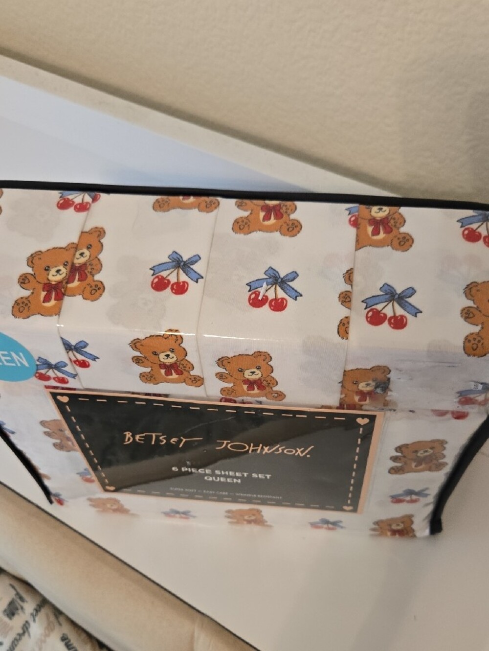 Betsey Johnson White Teddy Bear & Cherry Queen Sheet Set Brand New - Picture 3 of 4